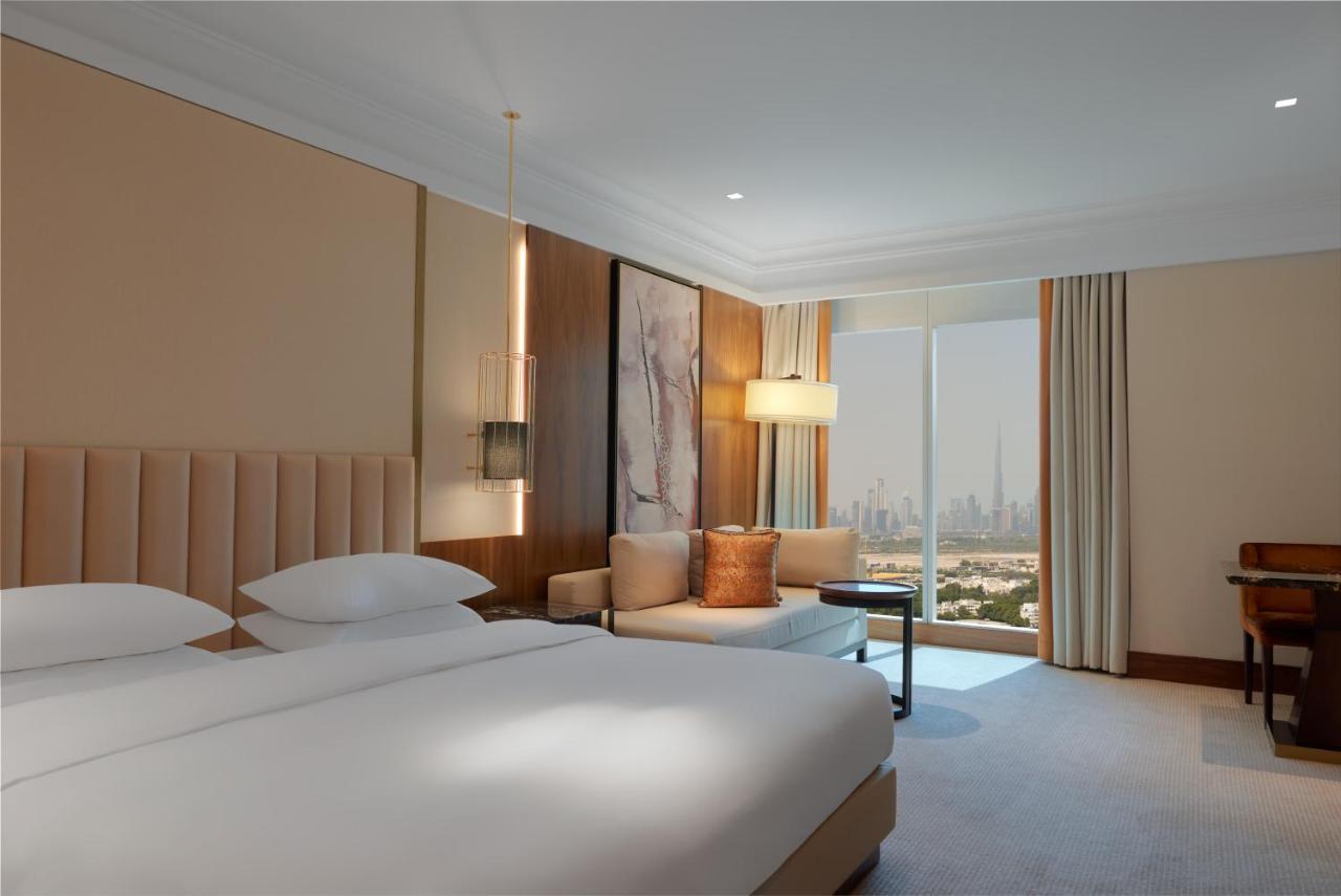 Kamer met Uitzicht op de Skyline - Oudejaarsavond met Verplicht Galadiner - AED 1600 per Volwassene en AED 800 per Kind