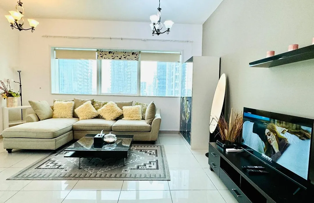 Private Rooms In 3 Bedroom Apartment Skynest Homes Marina Pinnacle-1